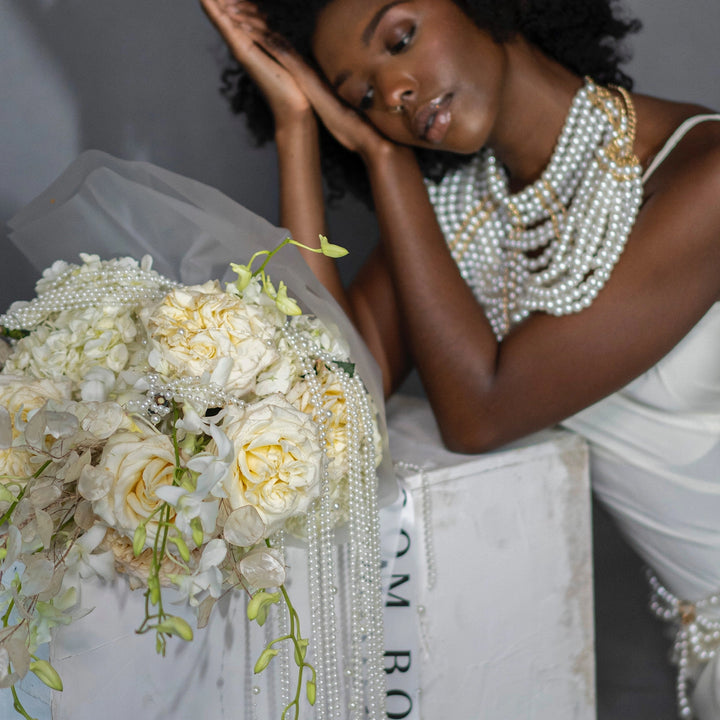 Bouquet "Pearlescent Refinement" with white flowers