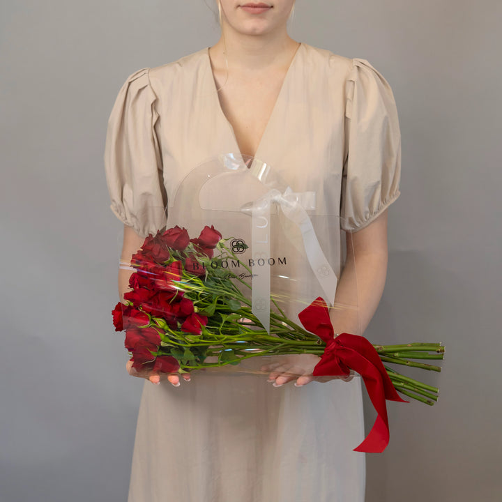 Bouquet of 12 red spray roses