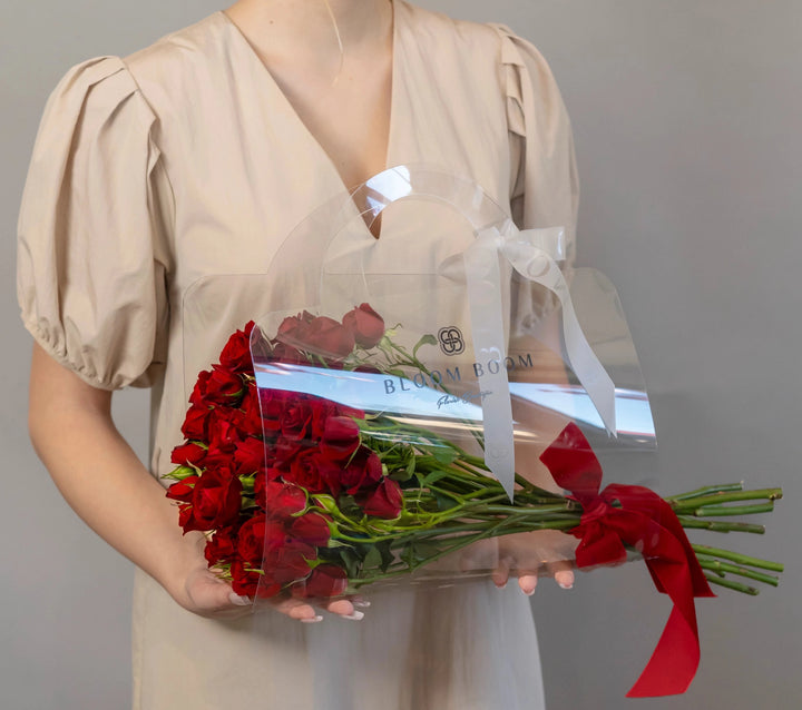 Bouquet of 12 red spray roses