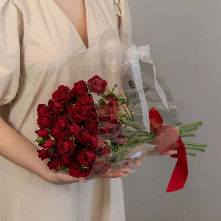 Bouquet of 12 red spray roses