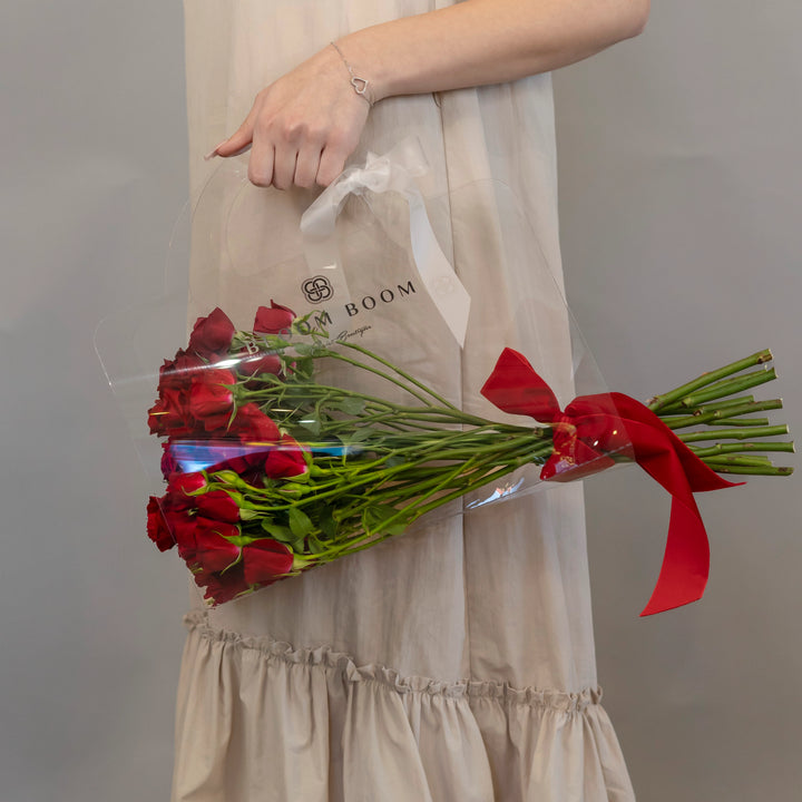 Bouquet of 12 red spray roses