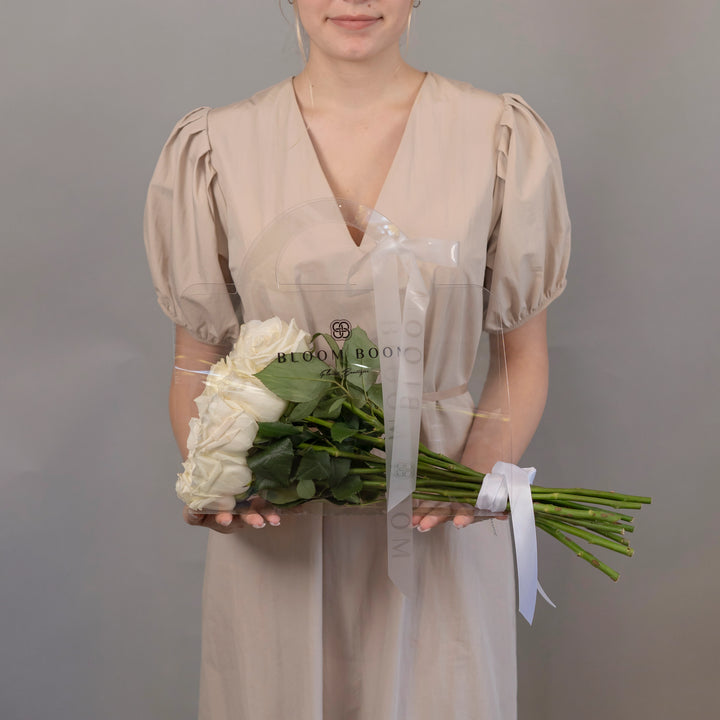 Bouquet of 12 white roses