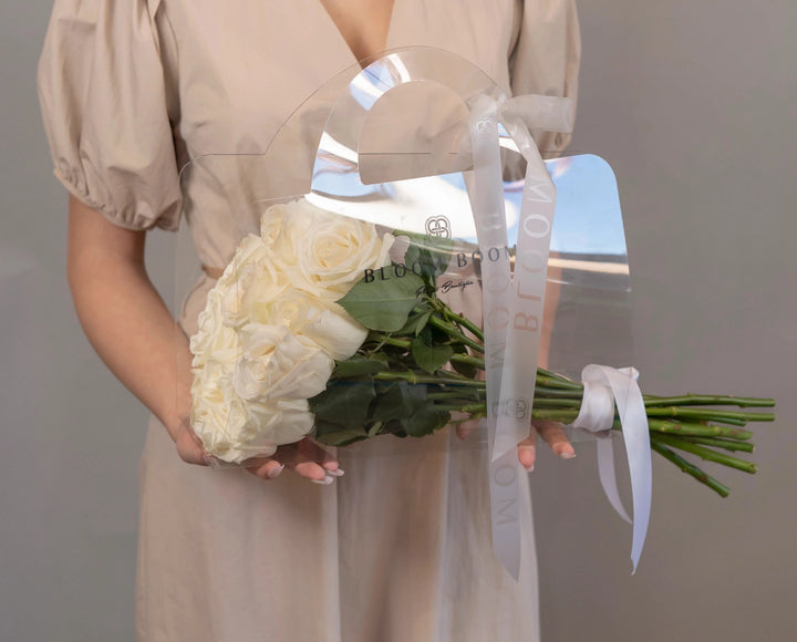 Bouquet of 12 white roses