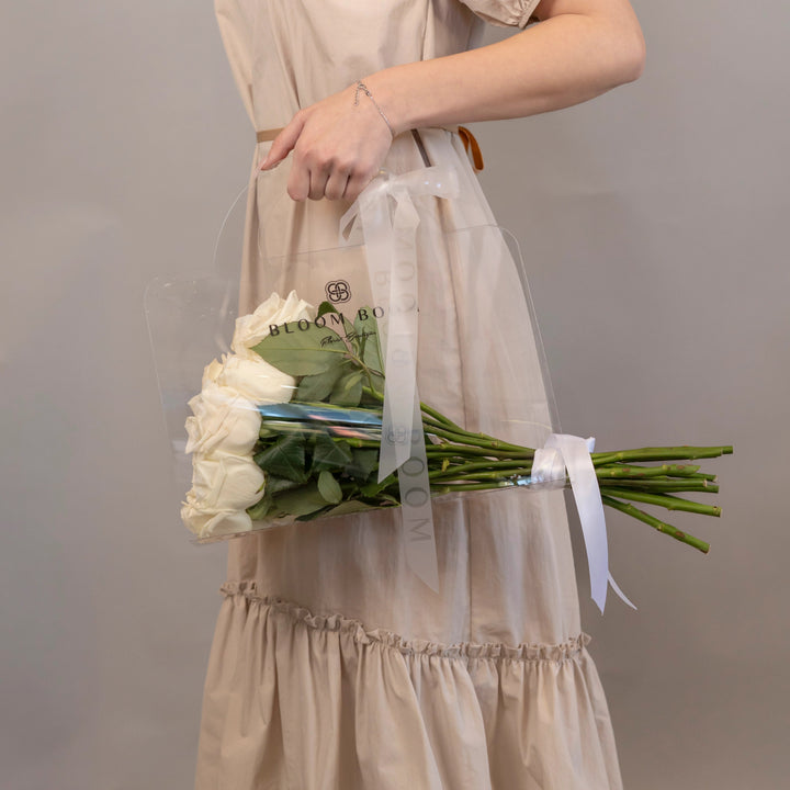 Bouquet of 12 white roses