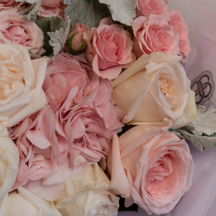 Bouquet "Sunset clouds" with roses and hydrangea