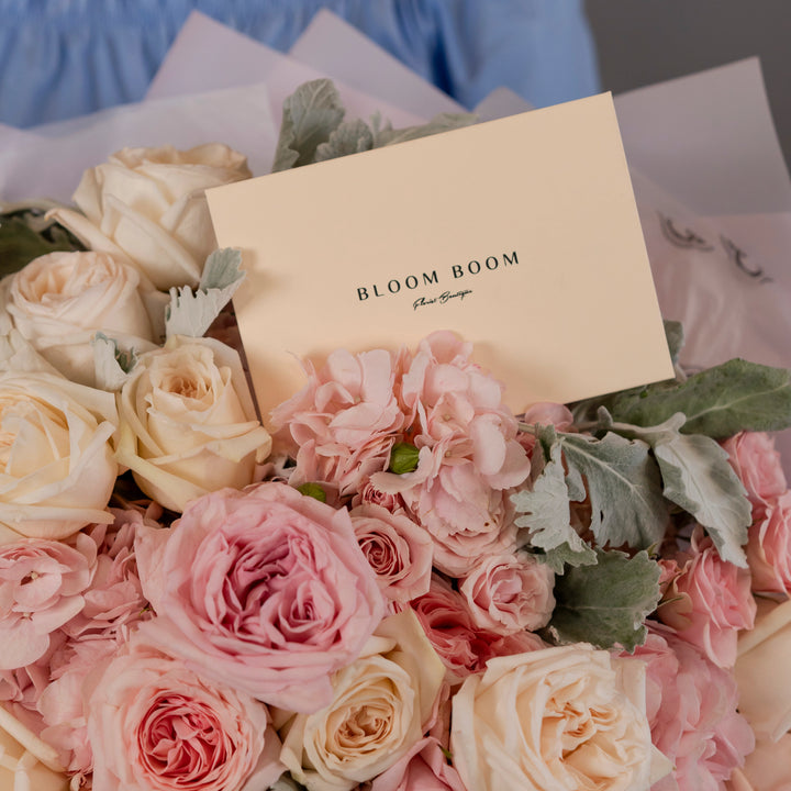 Bouquet "Sunset clouds" with roses and hydrangea