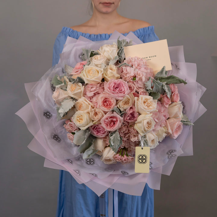 Bouquet "Sunset clouds" with roses and hydrangea