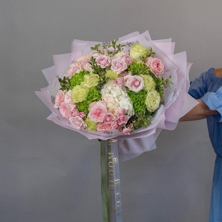 Classic bouquet "Garden after the rain" with roses and hydrangea