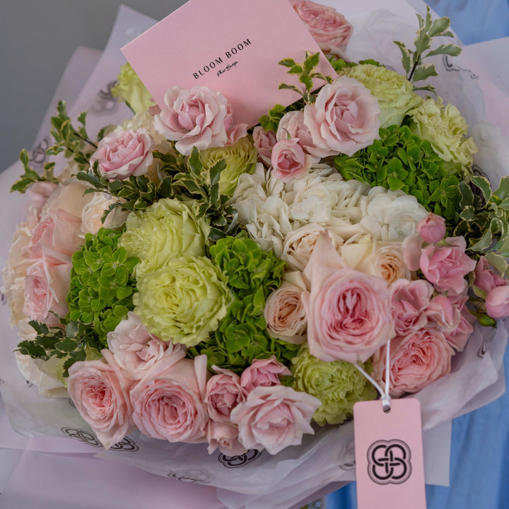 Classic bouquet "Garden after the rain" with roses and hydrangea