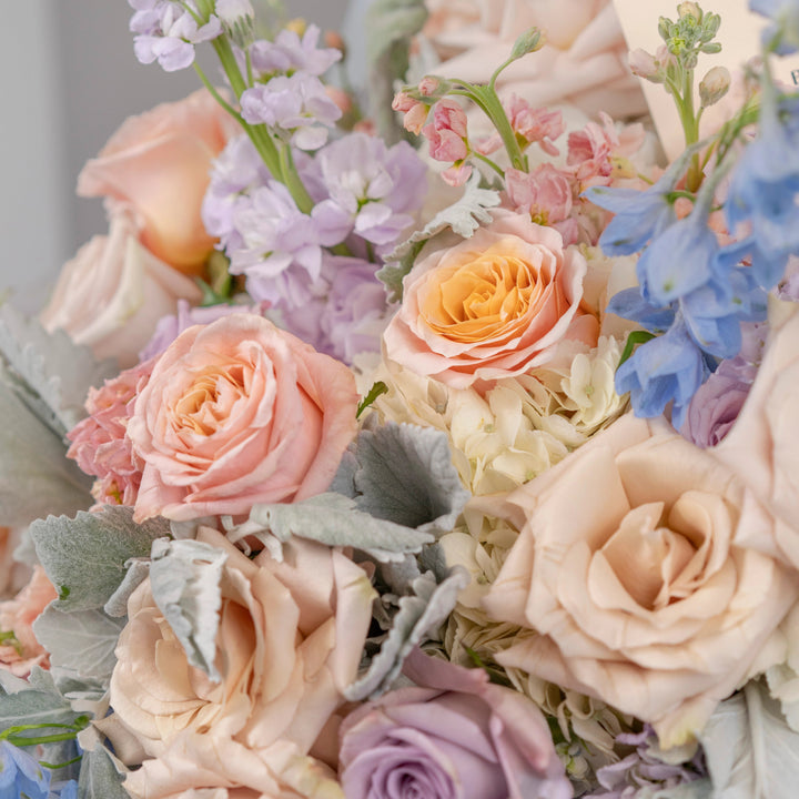 Classic bouquet "Peachy ice" with roses and hydrangea