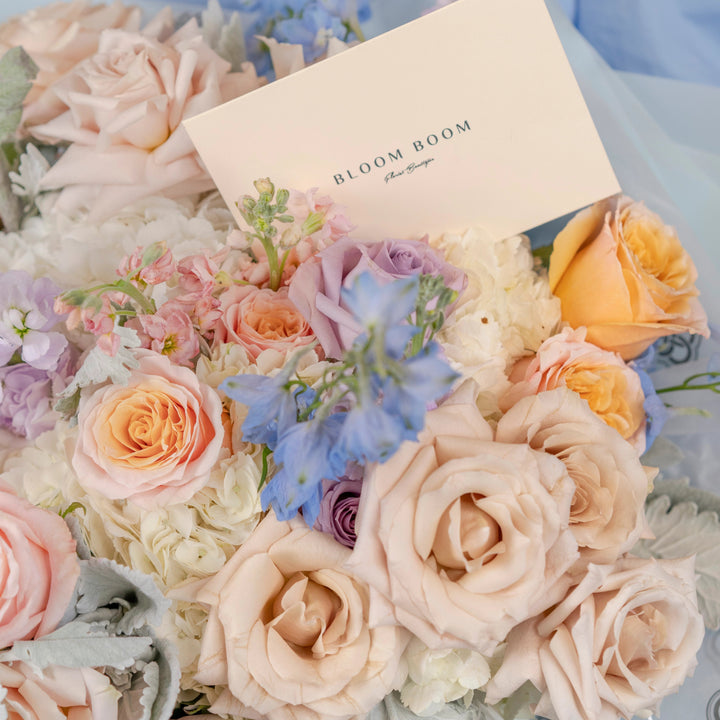 Classic bouquet "Peachy ice" with roses and hydrangea