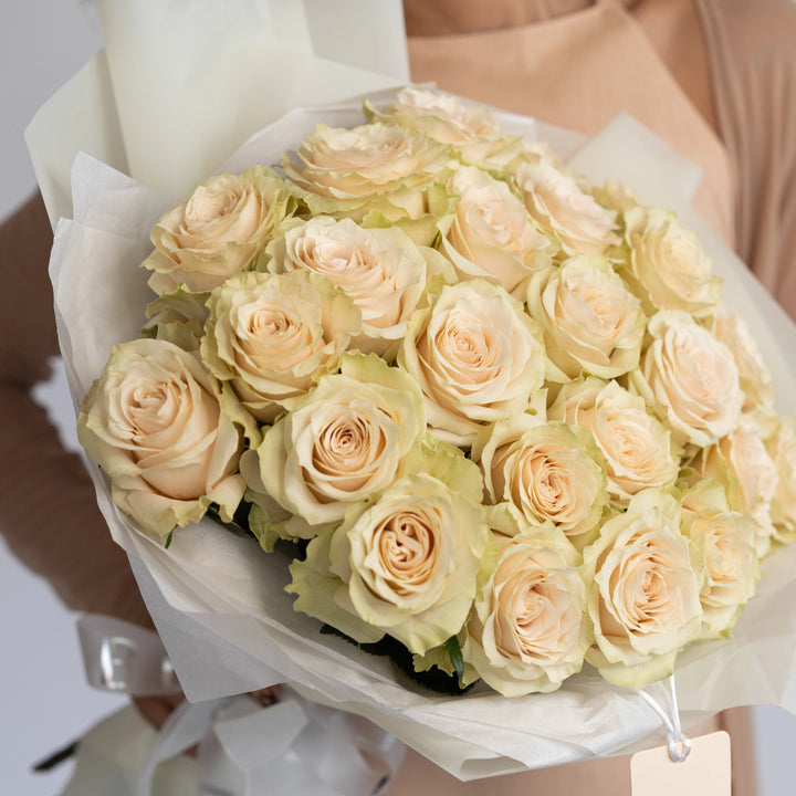 Bouquet with 25 / 50 / 75 sandy roses