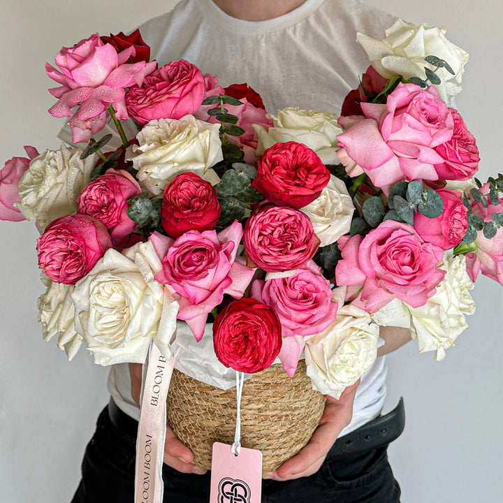 Basket Pink Love with roses