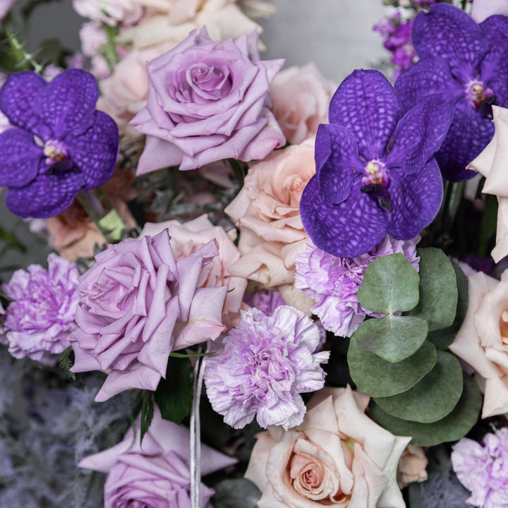 Flower box "Purple Bliss" with hydrangea and roses