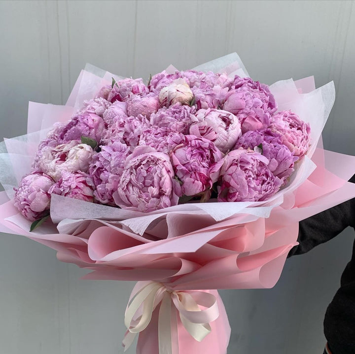 Bouquet of 50 pink peonies