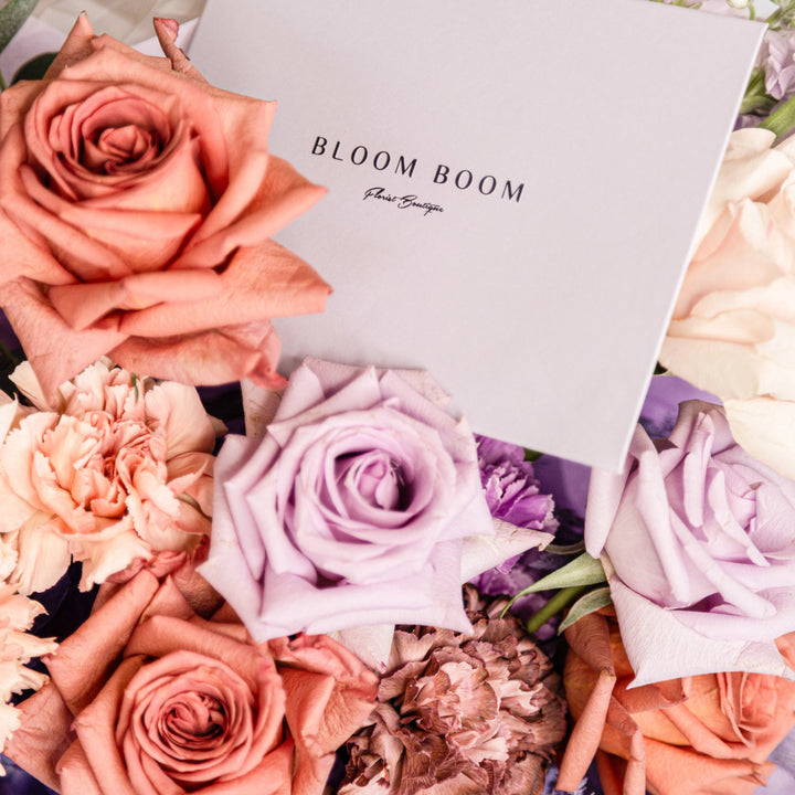 Simple bouquet "Lavender Raf" with hydrangea and rose