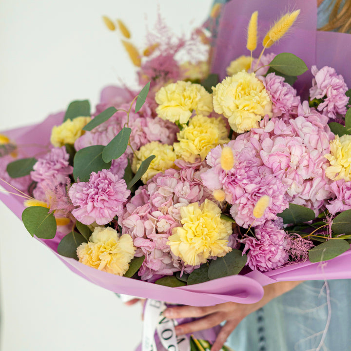 Bouquet "Whispering Garden" with hydrangea and carnation