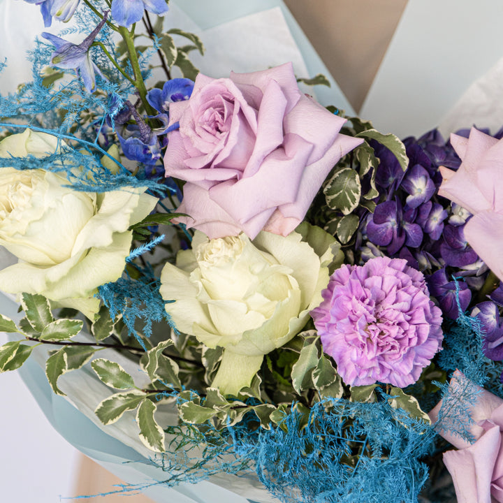 Bouquet Ocean Breeze Simple with roses and hydrangea