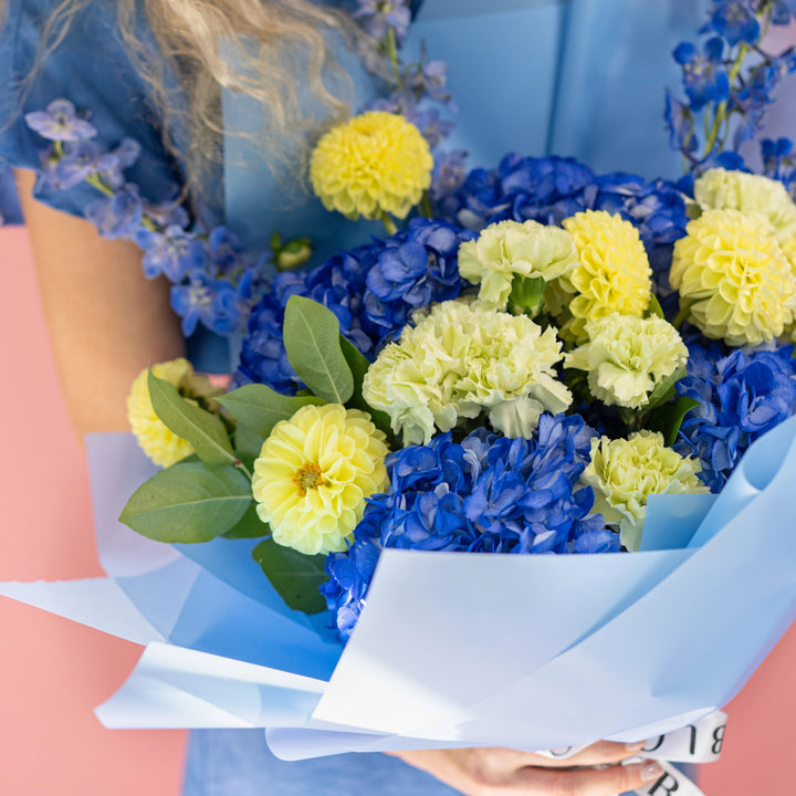 Bouquet "Blue Sky Bliss" with blue hydrangea and delphinium