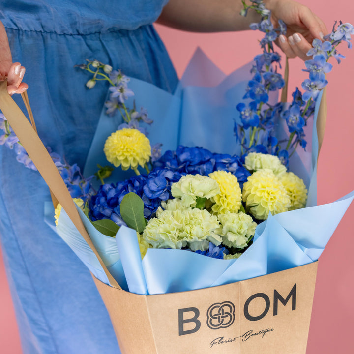 Bouquet "Blue Sky Bliss" with blue hydrangea and delphinium