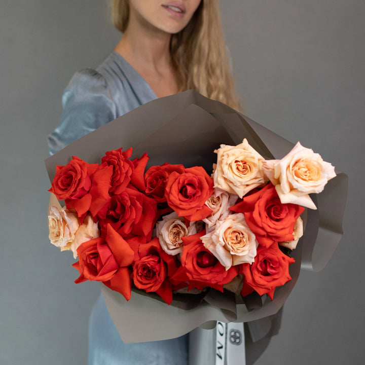 Bouquet "Rosy Whirl" with red and creamy roses