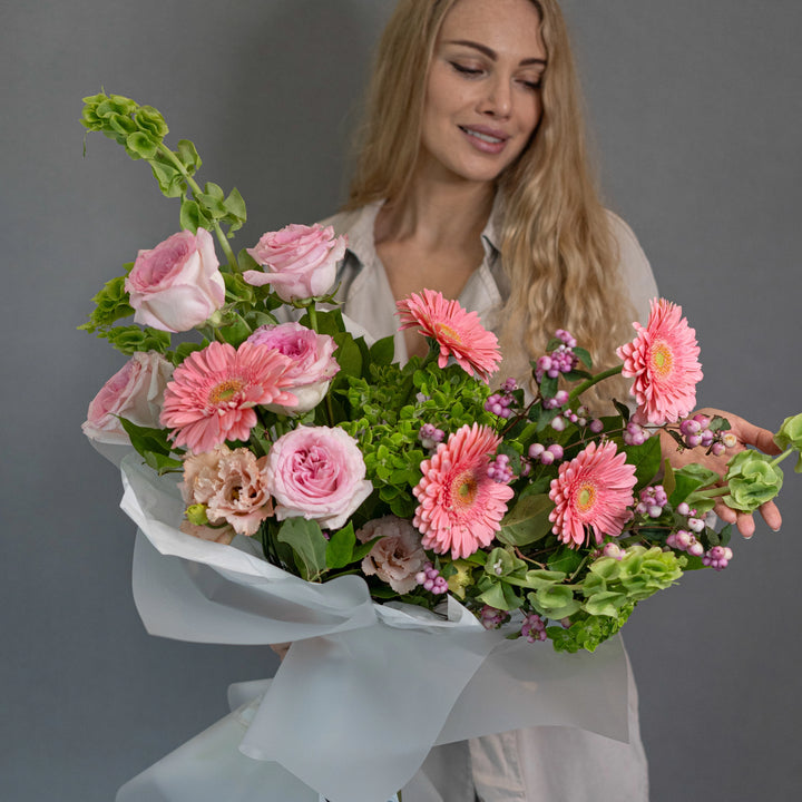 Bouquet "Mystic Meadow" with pink roses, pink gerberas and green hydrangea