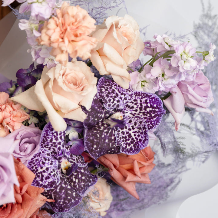 Bouquet Lavender Raf Small with rose and carnation