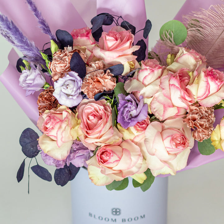 Flower box "Pastel Gift" with roses and eustoma