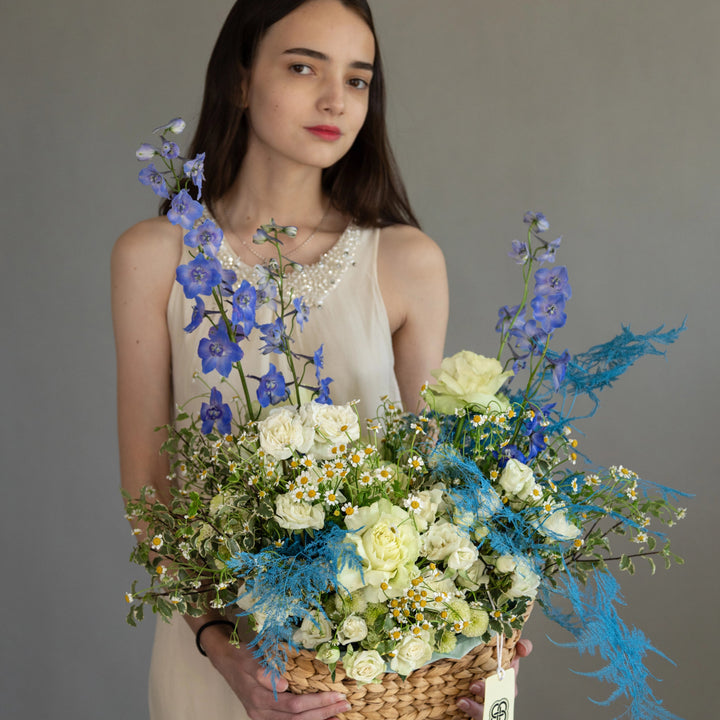 Flower basket "Blue Summer Vibe" with rose delphinium and chamomile