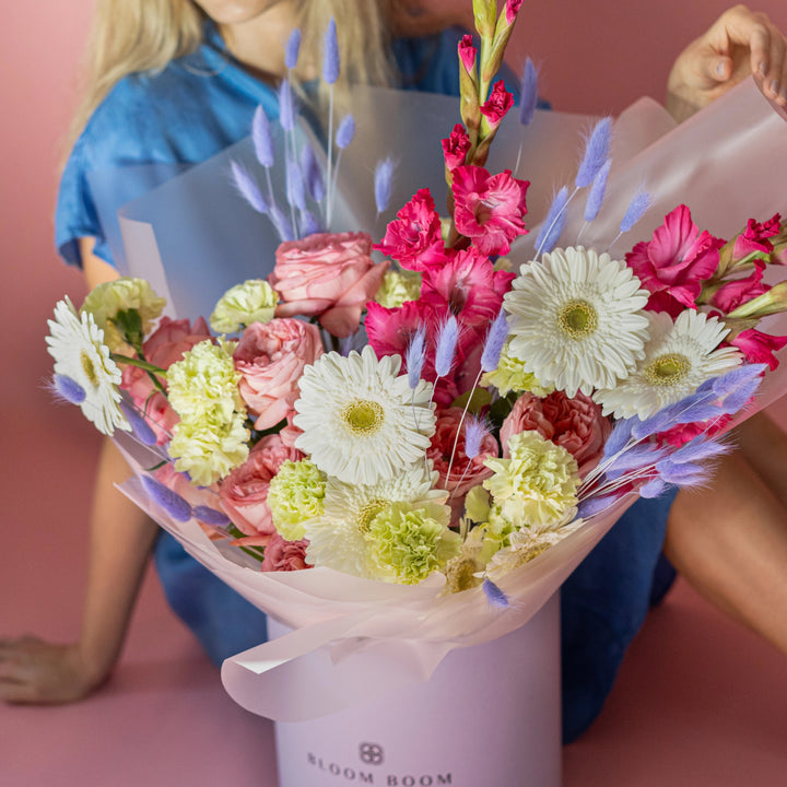 Flower box "Floral Paradise" with rose and gladiolus