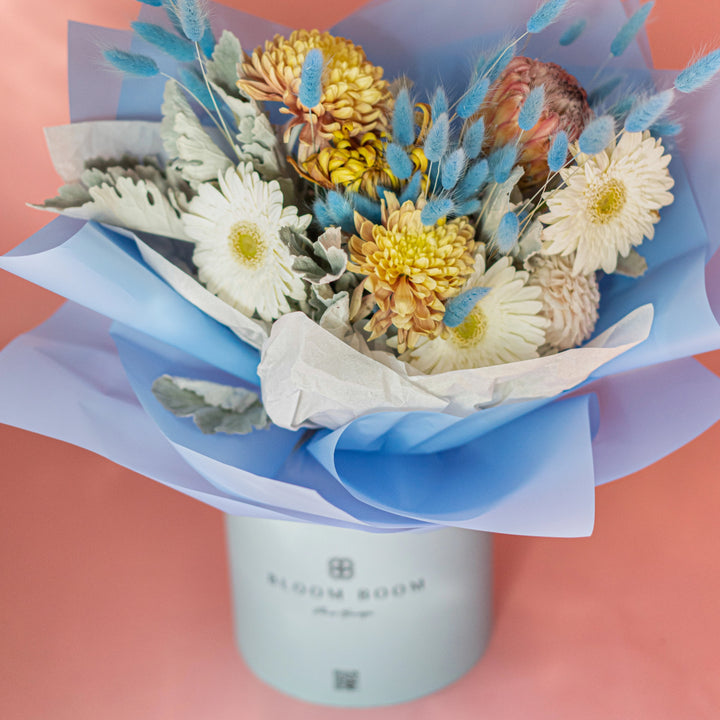 Box Magical Petals with gerbera and chrysanthemum