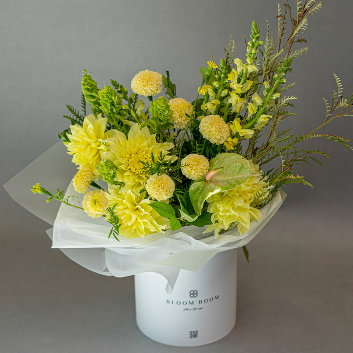 Flower box "Floral Fairytales" with yellow flowers