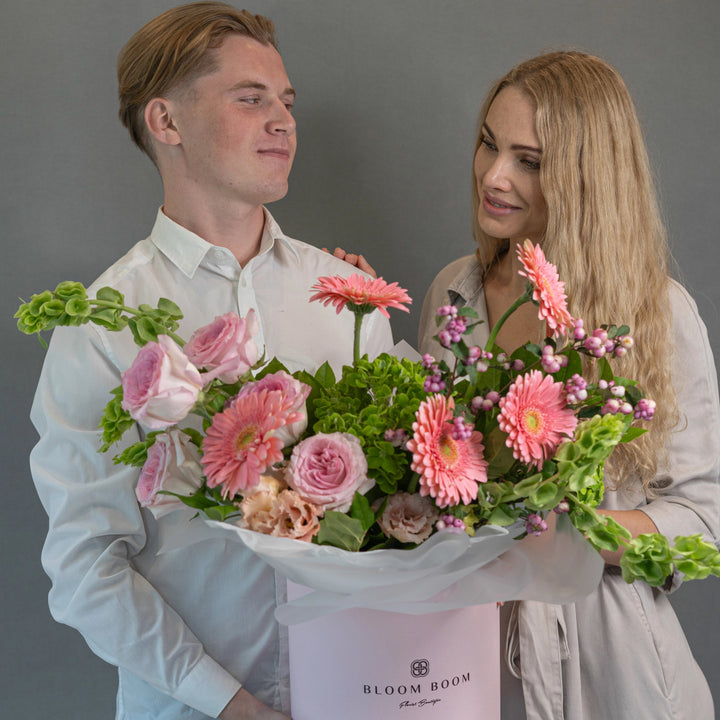 Flower box "Enchanted Garden" with hydrangea rose and gerbera