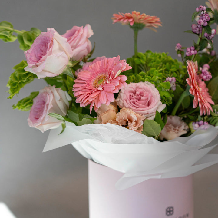 Flower box "Enchanted Garden" with hydrangea rose and gerbera