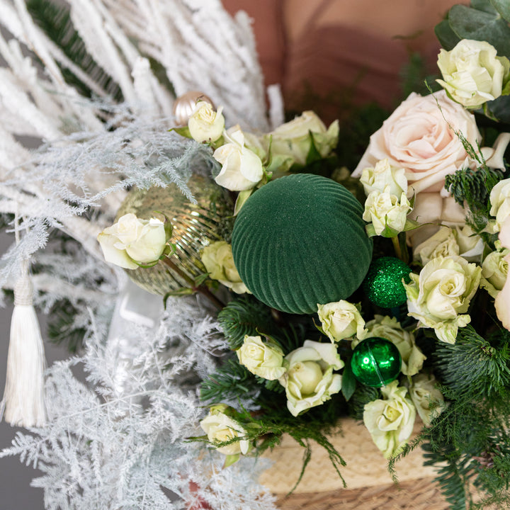 Flower basket "Snowy Christmas Night" with roses