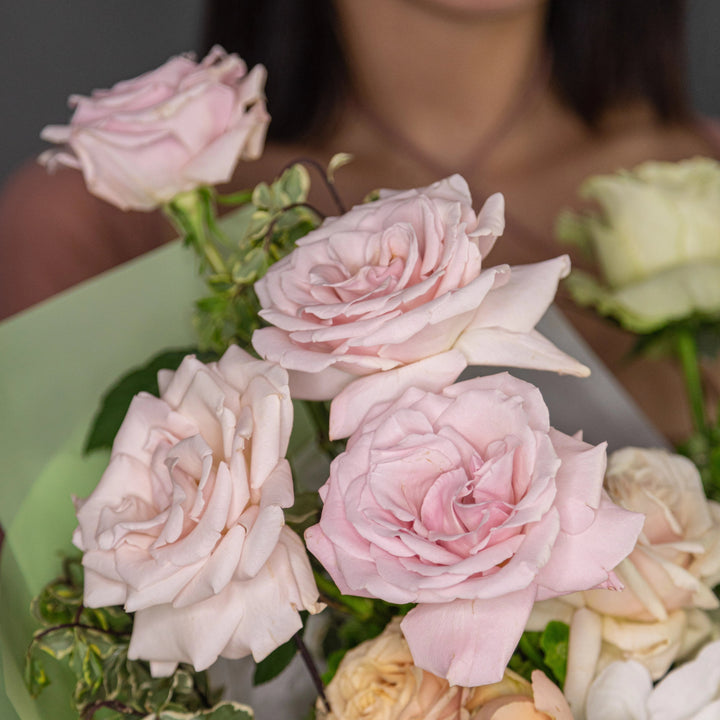 Small Bouquet "Sweet Lemonade" with hydrangea rose and orchid