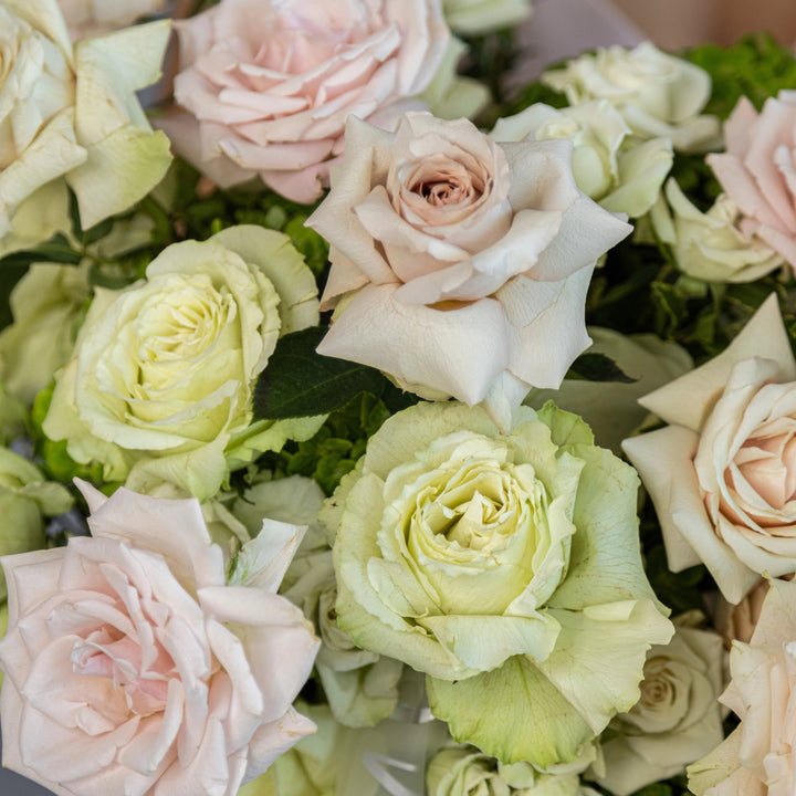 Flower basket "Sweet Lemonade" with hydrangea rose and orchid