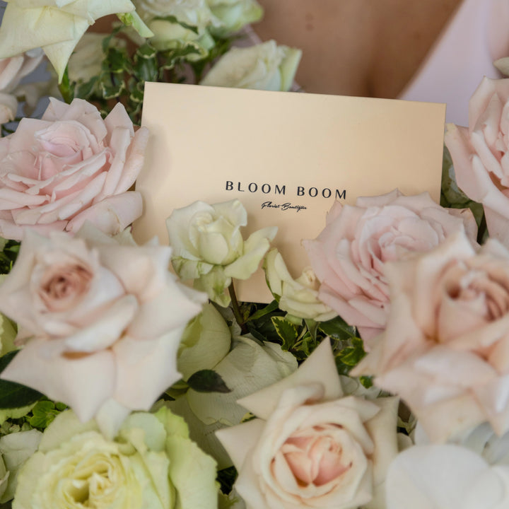 Flower basket "Sweet Lemonade" with hydrangea rose and orchid