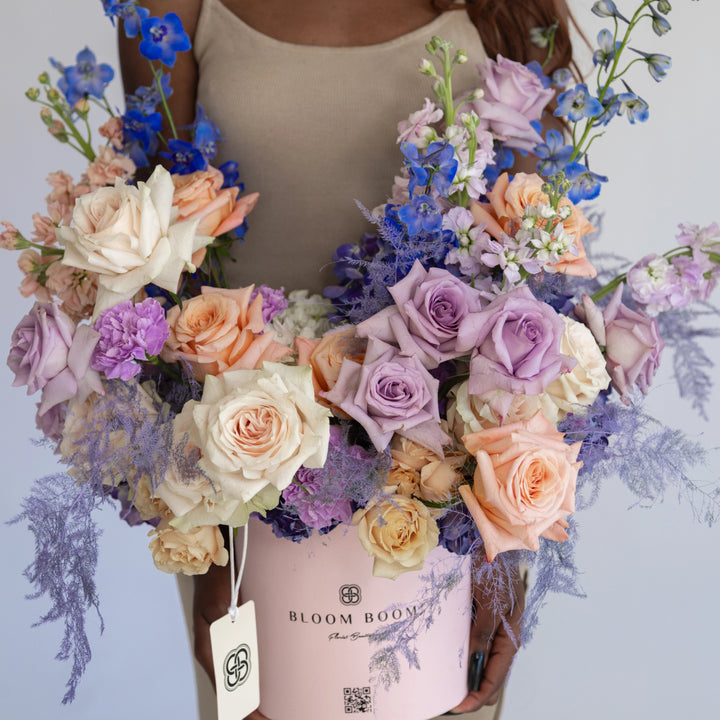 Box Peachy Ice with roses and hydrangea