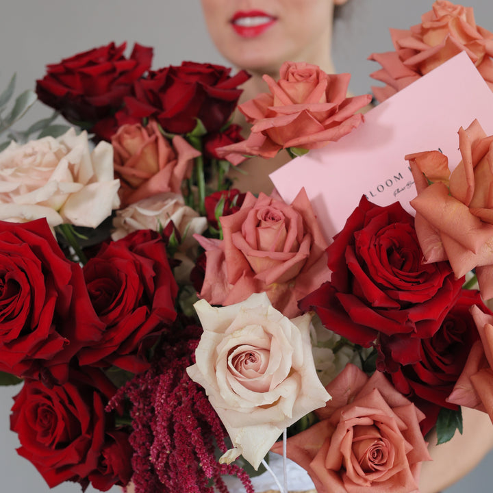 Basket Cupid's Charm with roses and hydrangea