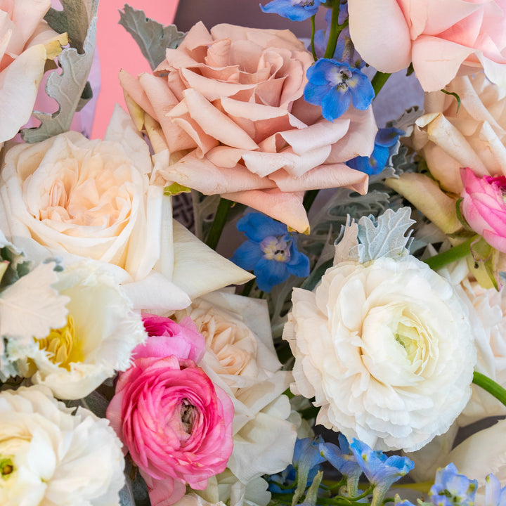 Small bouquet "Foggy" with roses and tulips