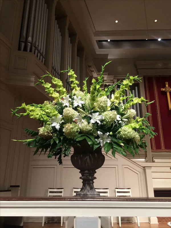 Elegant $500 funeral flowers featuring seasonal blossoms