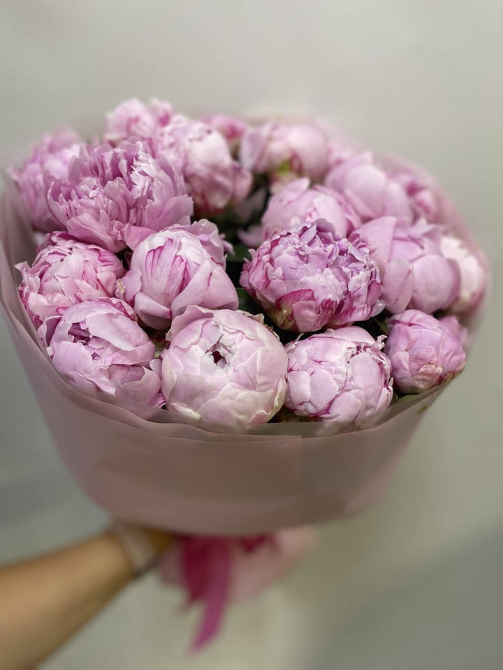 Bouquet of 20 pink peonies